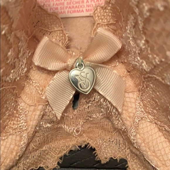 Victoria’s Secret Lined Perfect Coverage Bra - Picture 3 of 5
